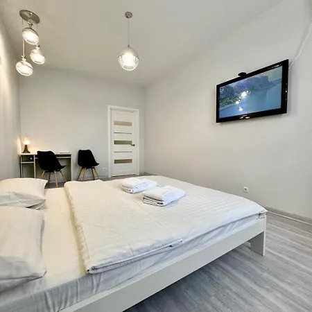 Apartpoltava: Elite New Build with Tropical Shower and Park View Exterior photo