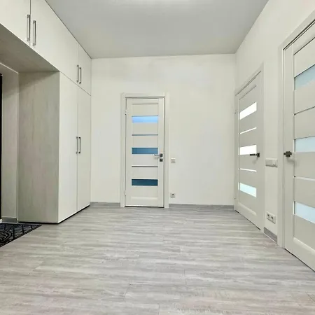 Apartpoltava: Elite New Build with Tropical Shower and Park View Exterior photo