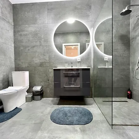 Apartpoltava: Elite New Build with Tropical Shower and Park View Exterior photo