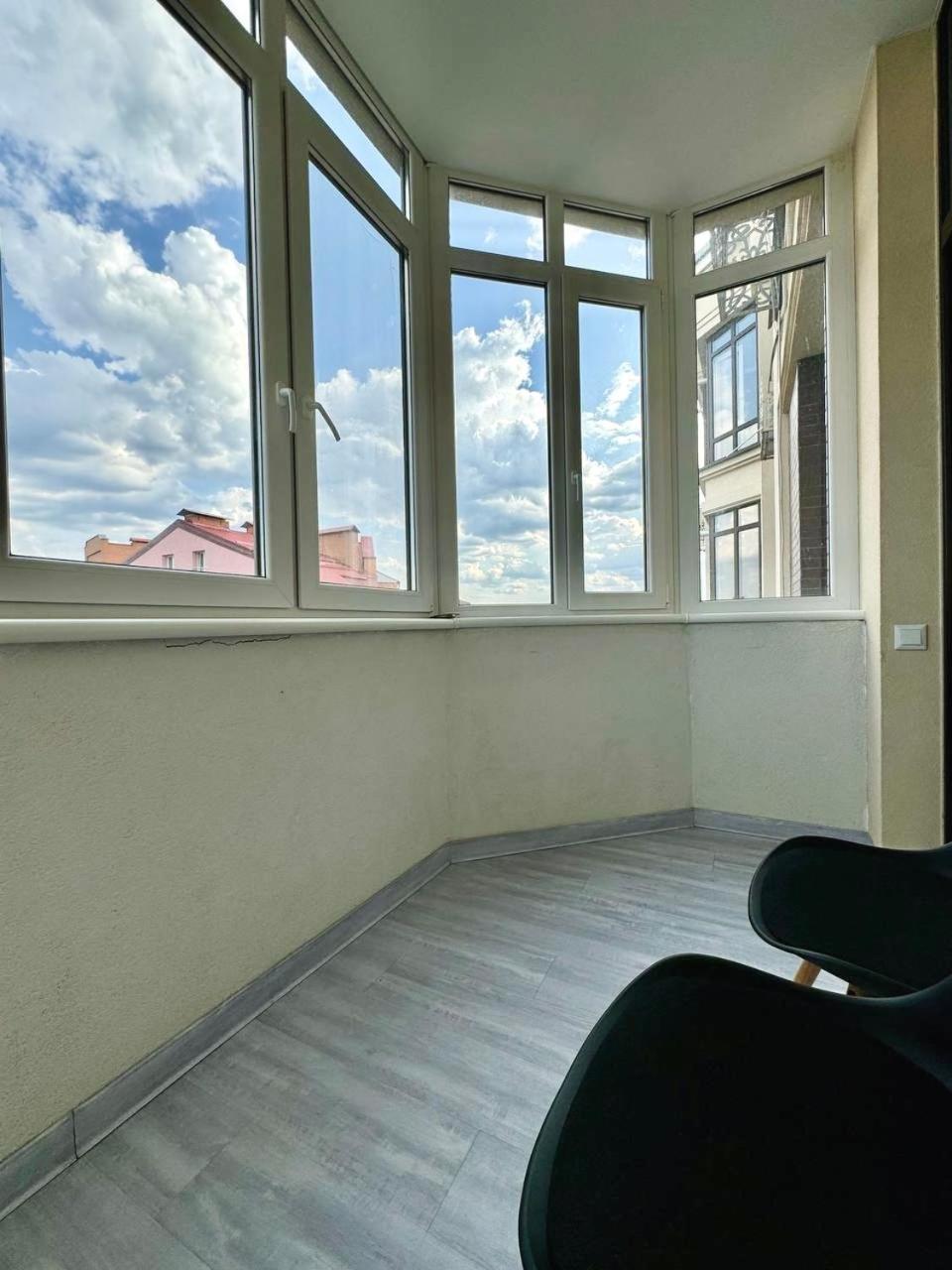 Apartpoltava: Elite New Build With Tropical Shower And Park View