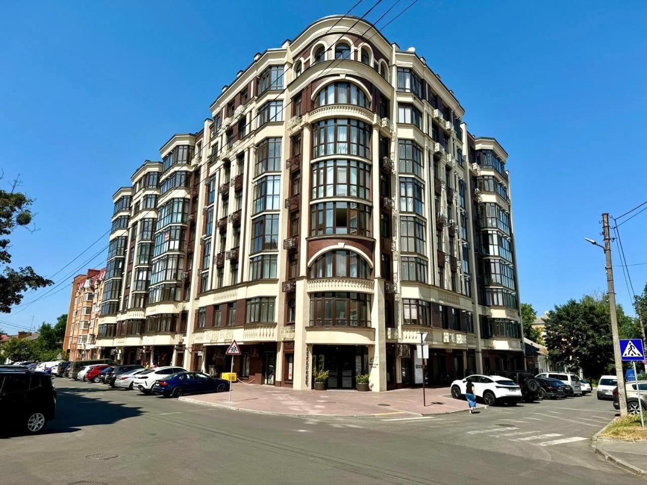Apartpoltava: Elite New Build With Tropical Shower And Park View Apartment *