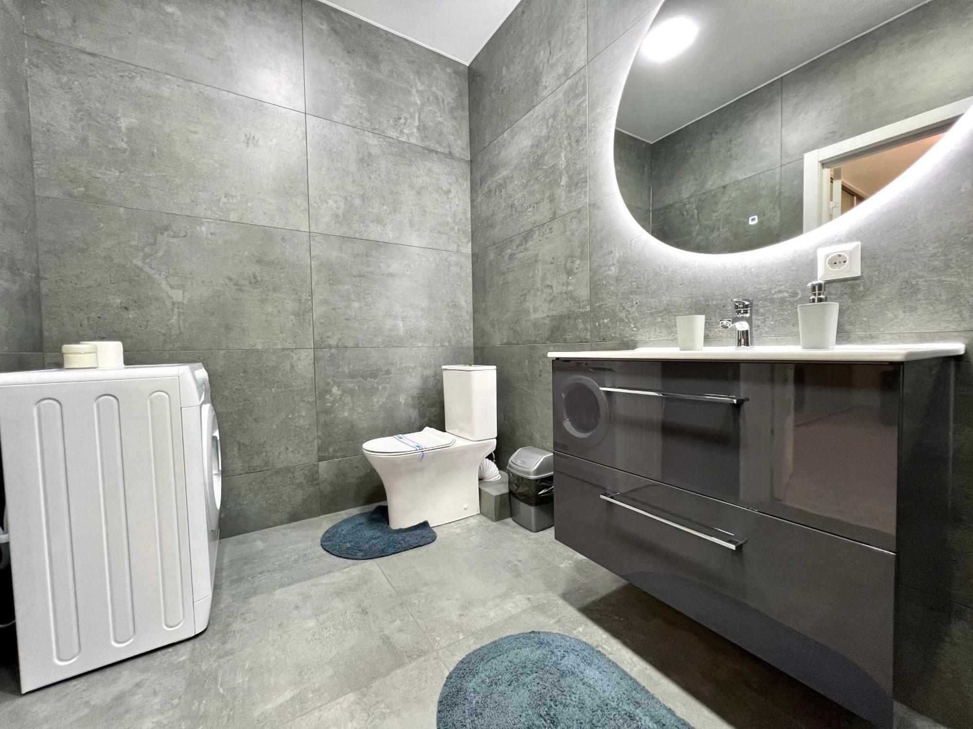 Apartment Apartpoltava: Elite New Build With Tropical Shower And Park View