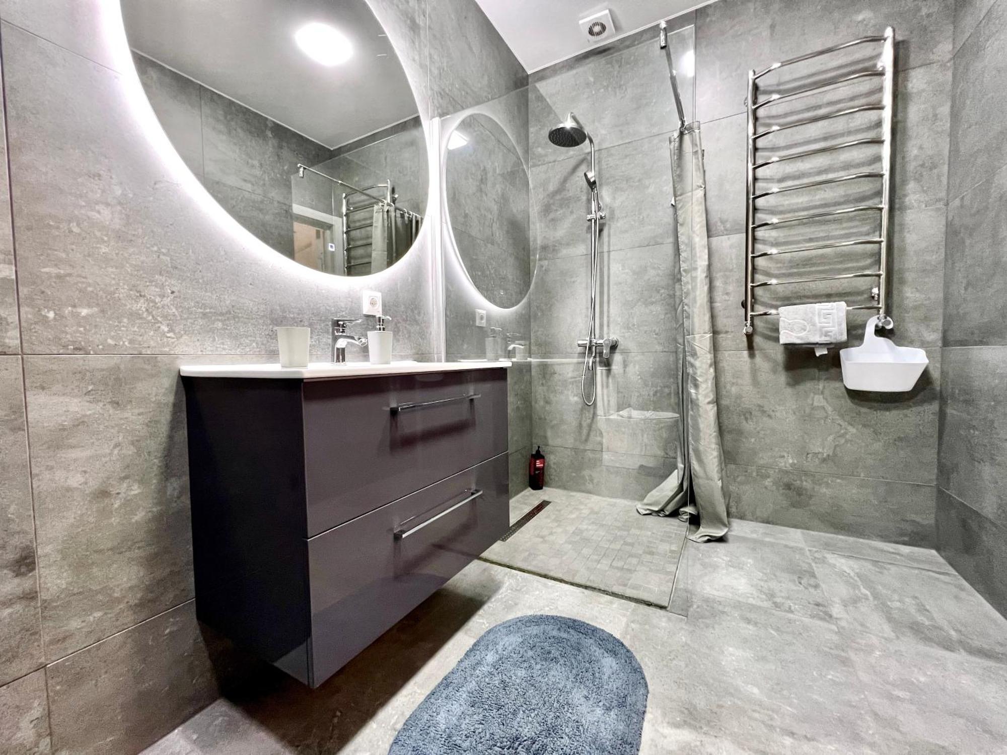 Apartpoltava: Elite New Build With Tropical Shower And Park View *